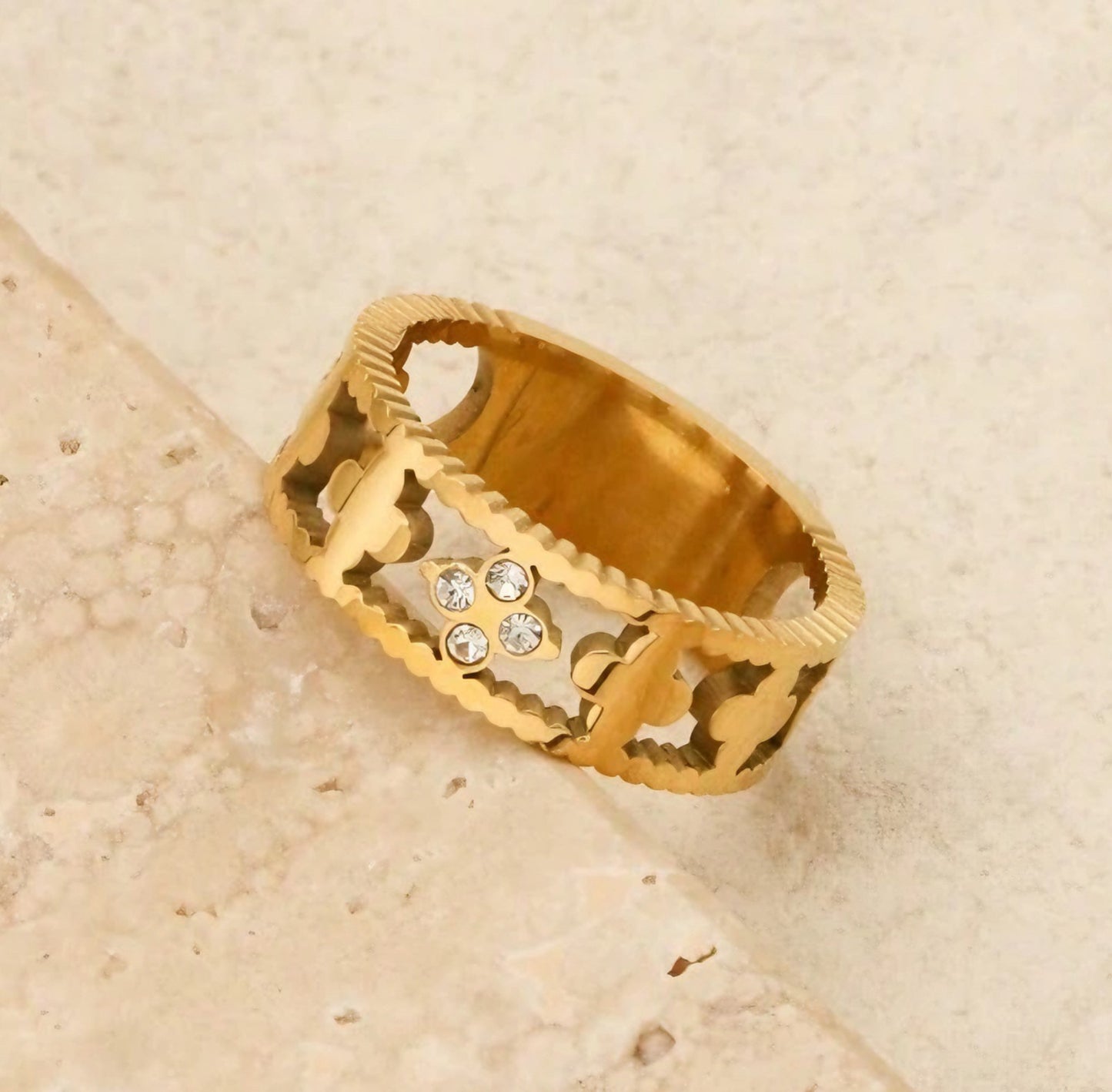 Anello Astrid